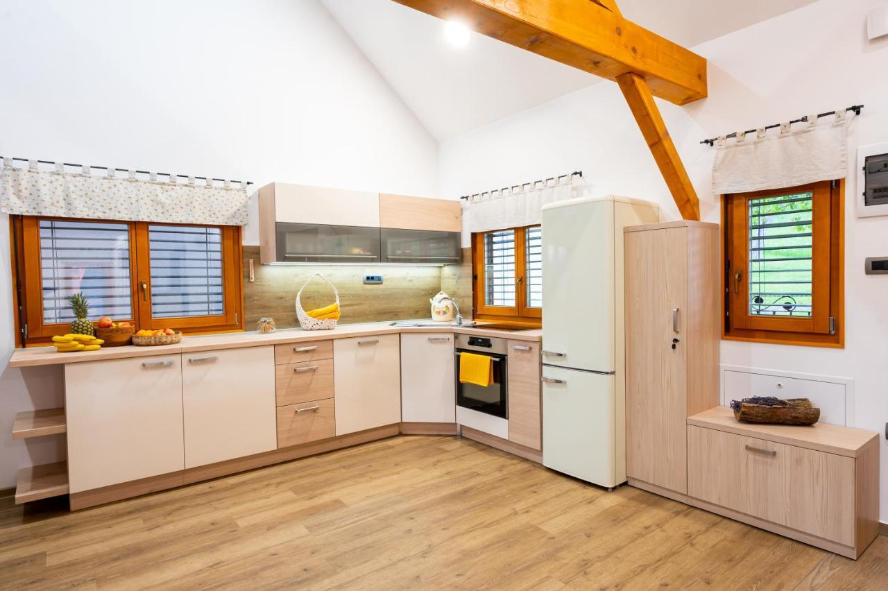 מוזירייה House "Hisca" With Private Terrace, Bbq, Fireplace, Sauna, Hot Tub מראה חיצוני תמונה