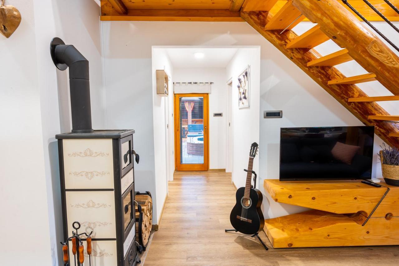 מוזירייה House "Hisca" With Private Terrace, Bbq, Fireplace, Sauna, Hot Tub מראה חיצוני תמונה